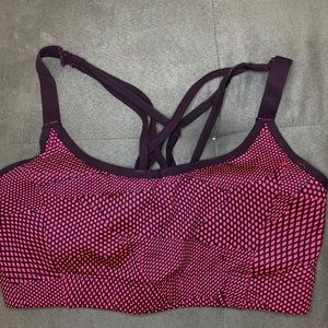 Women’s Champion Padded Criss Cross sports bra